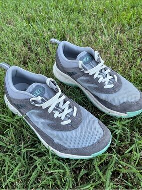 Keen Sneakers Women sz 10 Hightrail Hiking shoes